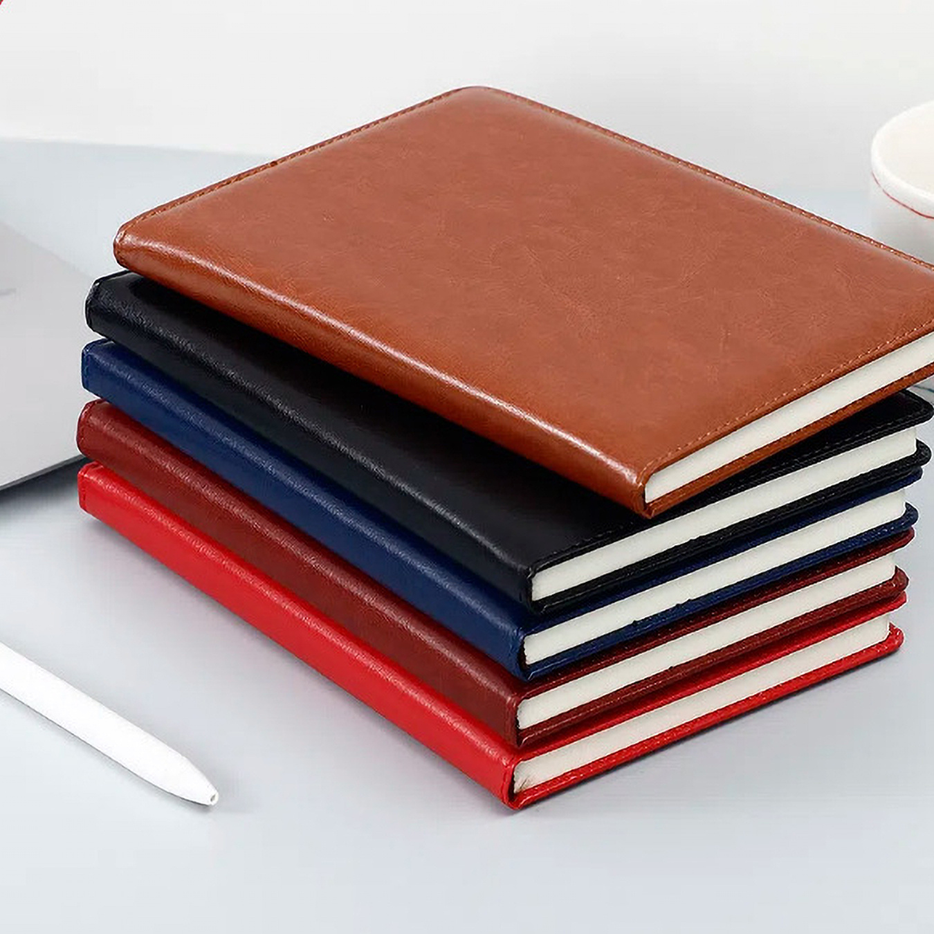 Aquarel oranje vlinder kunstle - Leatherwork Journal recensie en prijs